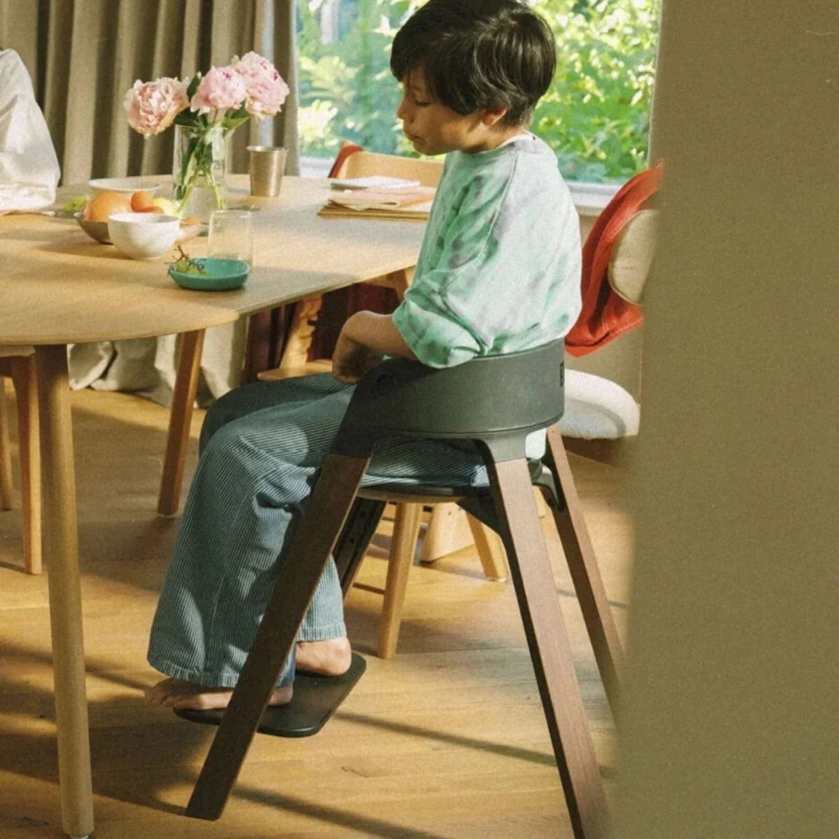 Stokke Steps Highchair - Black/Warm Brown
