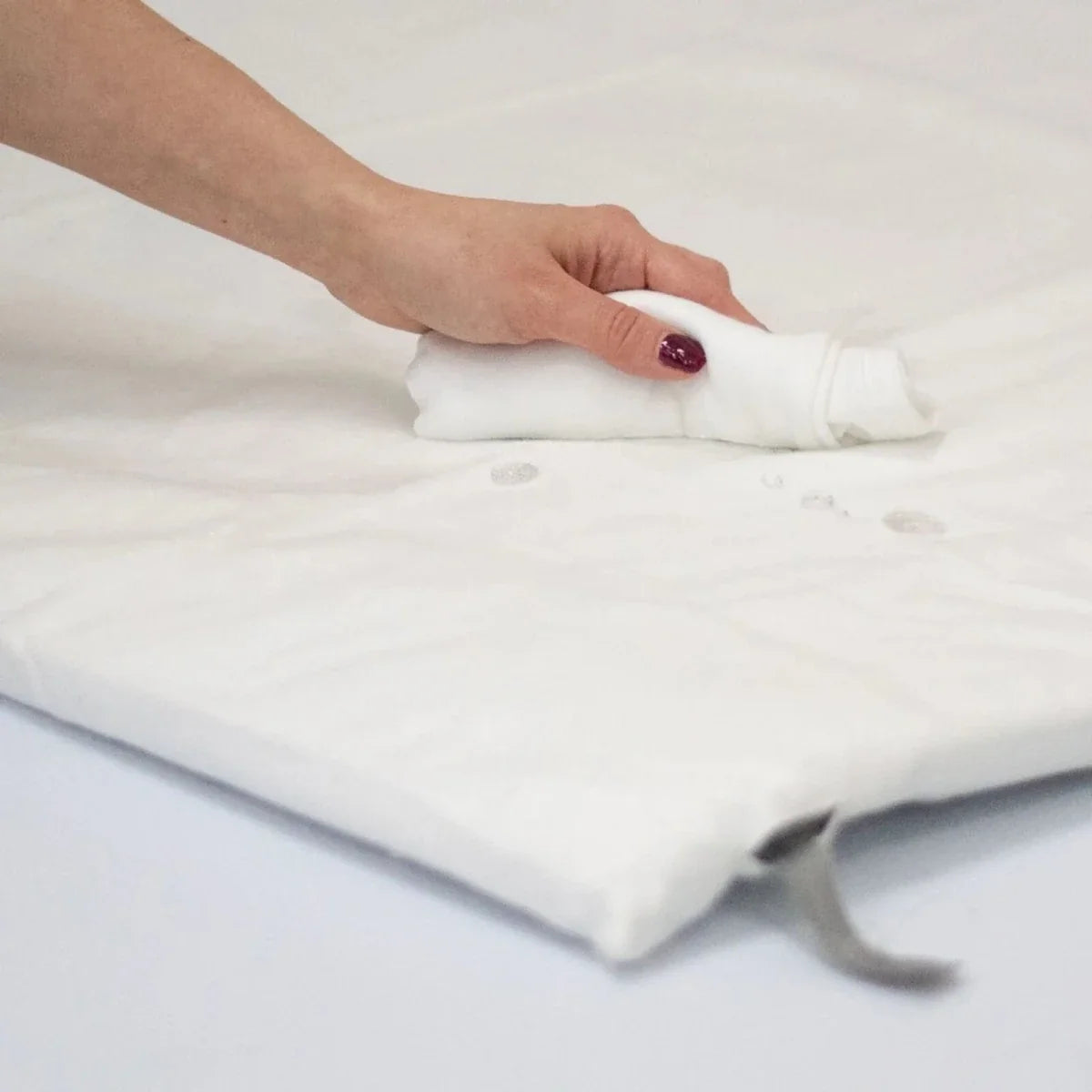 Tutti Bambini CoZee Go Waterproof Fitted Sheet - White