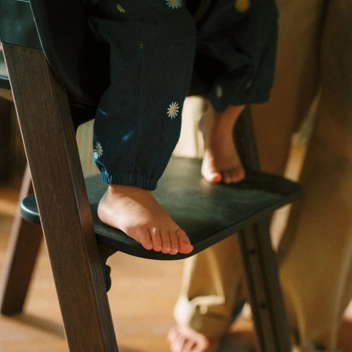Stokke Steps Highchair - Black/Warm Brown