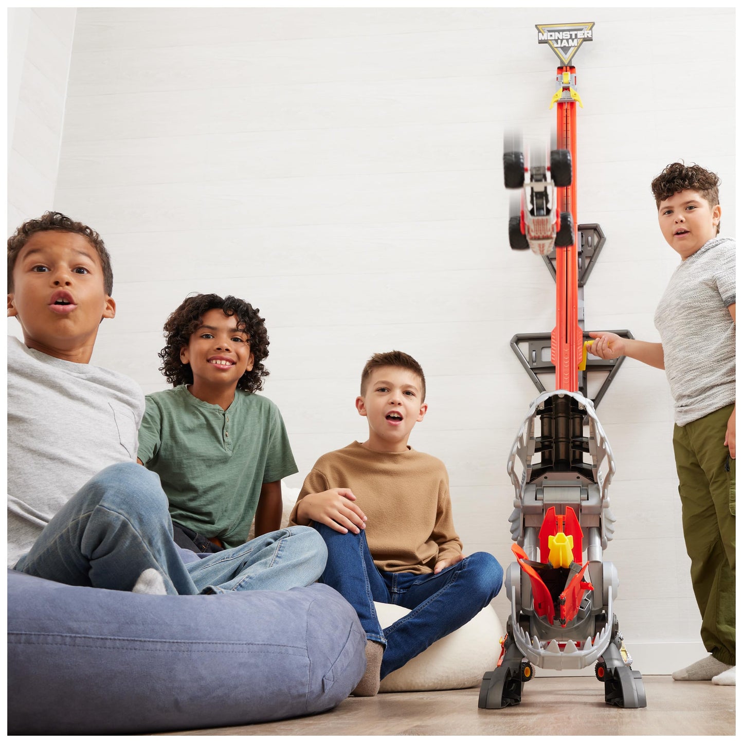 Monster Jam ThunderROARus Drop Playset — 6+ ft Tall, Lights & Sounds