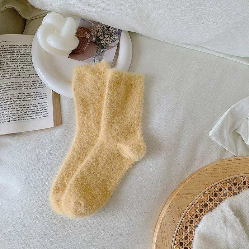 Sweet Women's Solid Color Nylon Ankle Socks A Pair