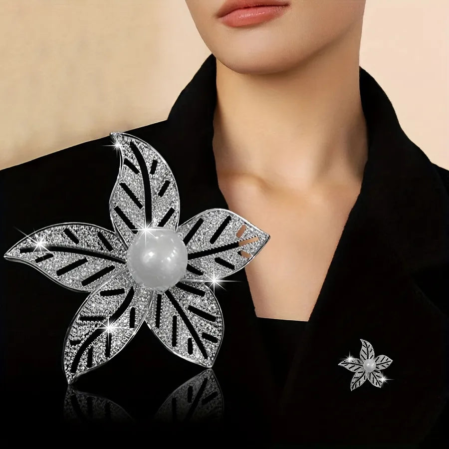 Luxurious Pin Leaf Alloy Women's Brooches